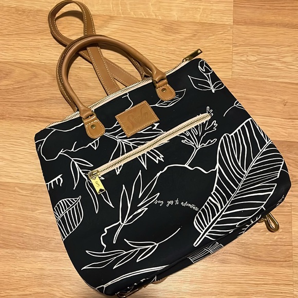 Sseko Handbags - Custom Sseko Secret Garden Tote/Backpack with classic tan leather handles
